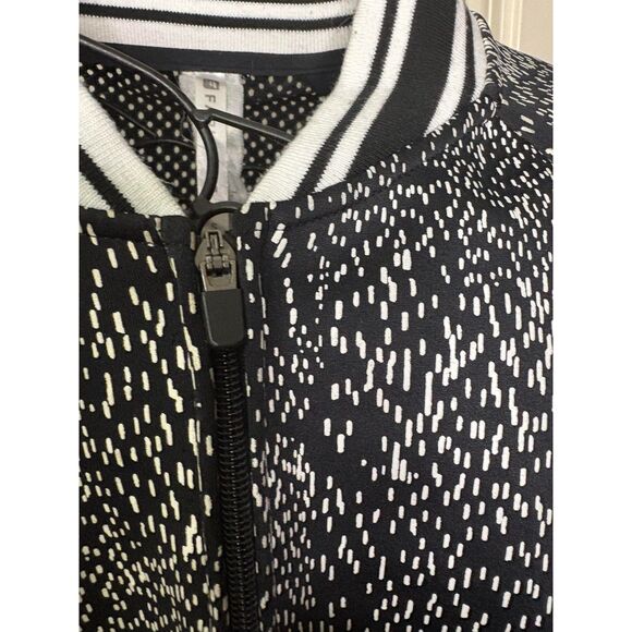 Fabletics Women’s Full Zip Bomber Jacket Black White Pattern Athletic Size Small - Picture 3 of 6
